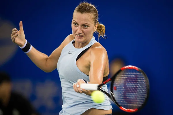 Petra Kvitova Aus Der Tschechischen Republik Gibt Dem Chinesischen Peng — Stockfoto