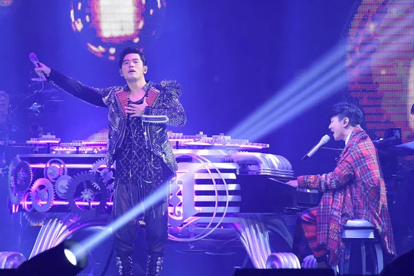 Chanteur Taïwanais Jay Chou Gauche Chanteur Singapourien Lin Produisent Deuxième — Photo