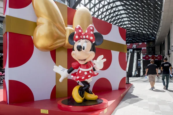 Pohled Sochu Minnie Mouse Mimo Druhou Čínskou Prodejna Disney Hkri — Stock fotografie