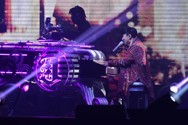 Singapuru Piosenkarka Lin Wykonuje Drugim Koncercie Taipei Piosenkarka Jay Chou — Zdjęcie stockowe