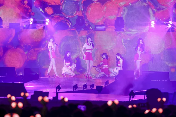 Mitglieder Der Südkoreanischen Mädchengruppe Pink Treten Während Der Asientour Pink — Stockfoto