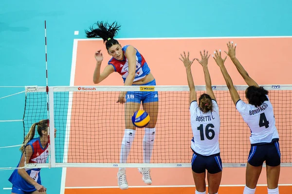 Lucia Bosetti Esquerda Sara Bonifacio Itália Contra Tijana Boskovic Sérvia — Fotografia de Stock