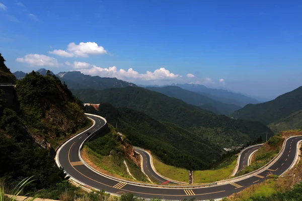 Vista Una Sección Carretera Sinuosa Carretera Celestial Las Montañas Huaiyu — Foto de Stock