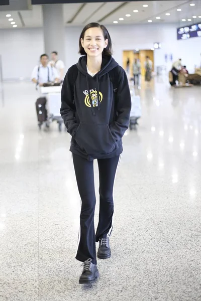 Modelo Japonês Atriz Kiko Mizuhara Retratado Depois Chegar Aeroporto Internacional — Fotografia de Stock