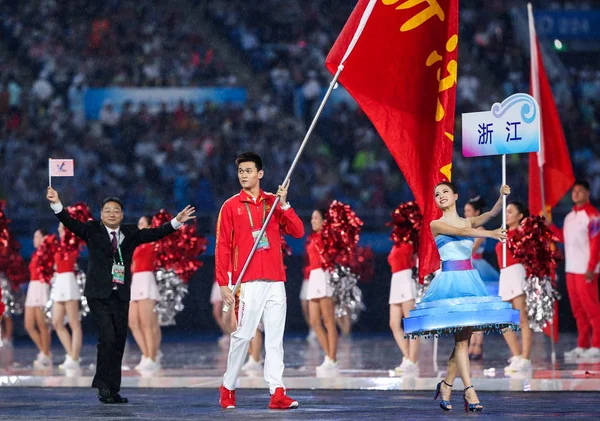 Kinas Svømmeatlet Sun Yang Center Der Også Flagbærer Zhejiang Delegationen - Stock-foto