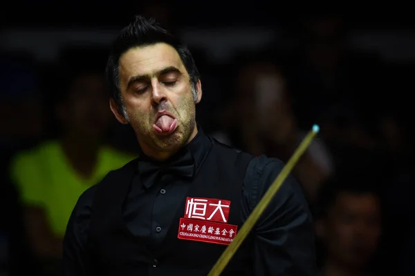 Ronnie Sullivan Inglaterra Reacciona Después Jugar Tiro Graeme Dott Escocia —  Fotos de Stock