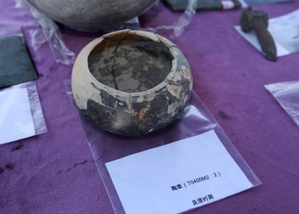 Una Reliquia Desenterrada Del Sitio Excavación Las Ruinas Xiawangdu Que — Foto de Stock
