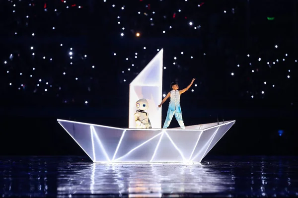 Танцовщица Выступает Церемонии Открытия Xiii Китайских Национальных Игр Тяньцзине Китай — стоковое фото