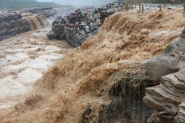 Turistas Visitam Cachoeira Hukou Rio Amarelo Município Cidade Linfen Norte — Fotografia de Stock