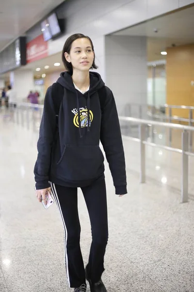 Japanese Model Actress Kiko Mizuhara Pictured Arriving Shanghai Pudong International — 스톡 사진