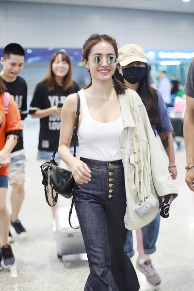 Cantante Taiwanese Jolin Tsai Indossa Gilet Bianco Sexy All Aeroporto — Foto Stock