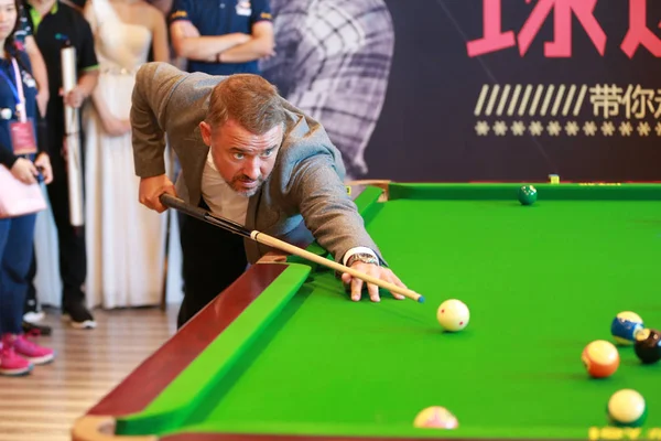 Stephen Hendry Nyugdíjas Skót Snooker Játékos Játszik Egy Lövés Egy — Stock Fotó