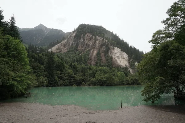 Θέα Της Κατολίσθησης Στην Κοιλάδα Του Jiuzhaigou Μετά Τον Σεισμό — Φωτογραφία Αρχείου