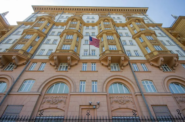 Посольство Сша России Закрыто После Объявления Приостановлении Выдачи Неиммиграционных Виз — стоковое фото
