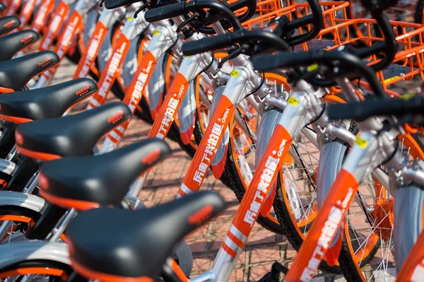 Bicicletas Temática China Con Eslóganes Que Elogian Patria Del Servicio —  Fotos de Stock