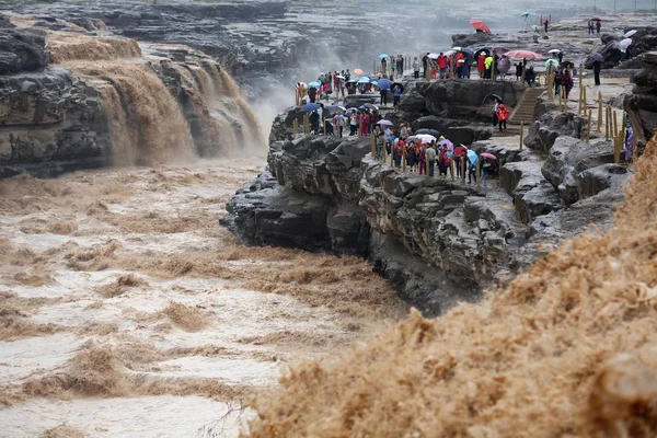 Touristen Besuchen Den Hukou Wasserfall Gelben Fluss Kreis Stadt Linfen — Stockfoto