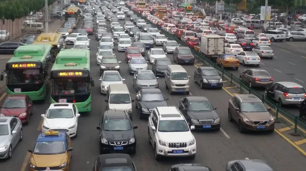 Masses Vehicles Move Slowly Road Traffic Jam Rush Hours Harbin — Stock Photo, Image