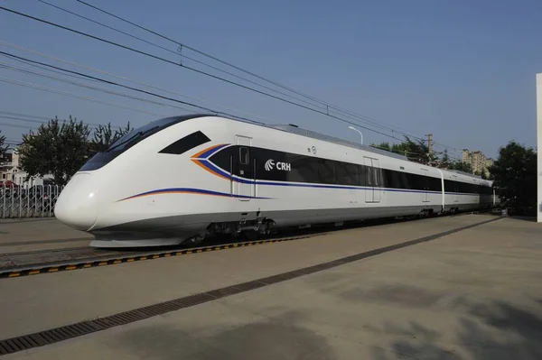 Tren Interurbano Crh6 Con Configuración Cuatro Coches Representa Ciudad Qingdao —  Fotos de Stock