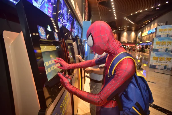 Coser Chino Años Zeng Vestido Como Spider Man Toma Entrada — Foto de Stock