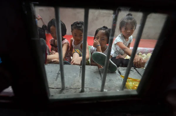 Китайские Дети Учатся Акробатике Школе Акробатов Округе Иншан Город Фуян — стоковое фото