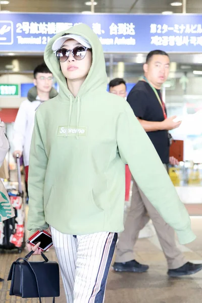 Chinese Singer Actress Victoria Song Song Qian Pictured Light Green — Stock Photo, Image