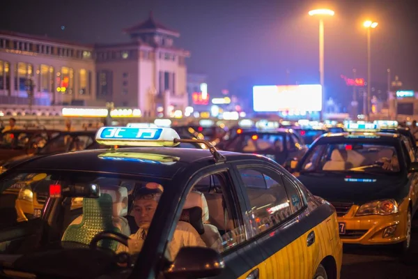 Taxis Warten Auf Passagiere Vor Dem Bahnhof Peking China Juli — Stockfoto