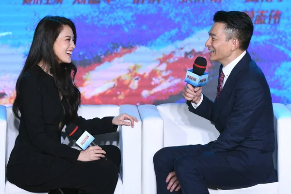 Taiwanees Actrice Shu Links Hongkong Zanger Acteur Andy Lau Wonen — Stockfoto