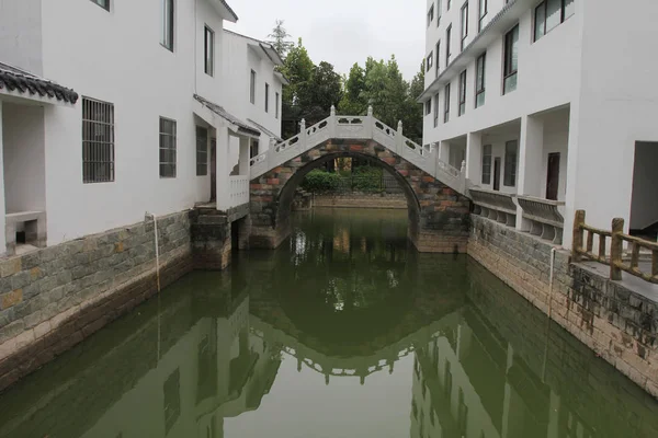 Innenansicht Des Schlafsaals Des Wuhan Bioengineering Institute Whbi Mit Traditionellen — Stockfoto