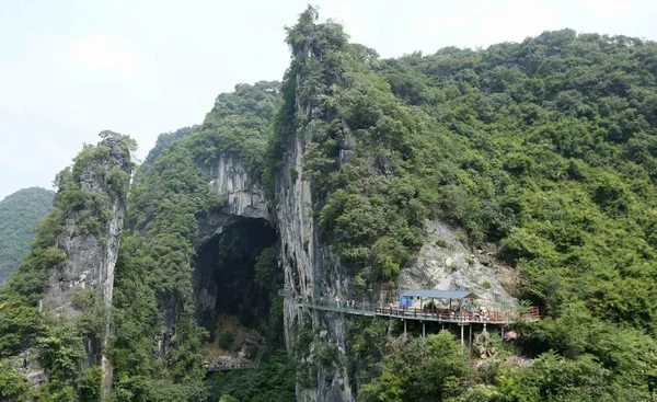 Över Glasgjord Planka Väg Byggd Längs Klippa Shimen Xianhu Natursköna — Stockfoto