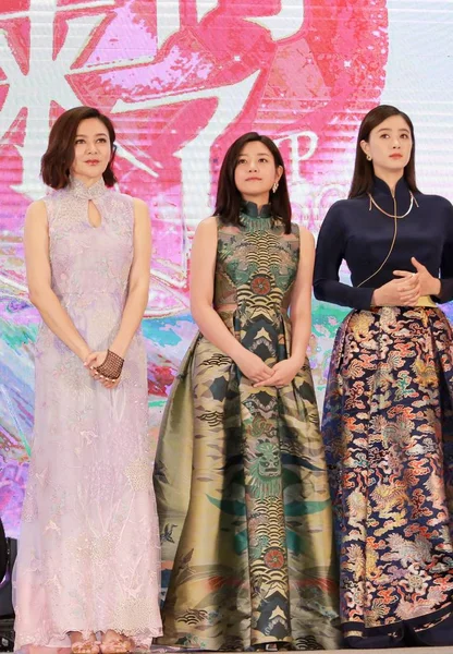 Från Vänster Hongkong Skådespelerskan Rosamund Kwan Taiwanesiska Skådespelerskan Michelle Chen — Stockfoto