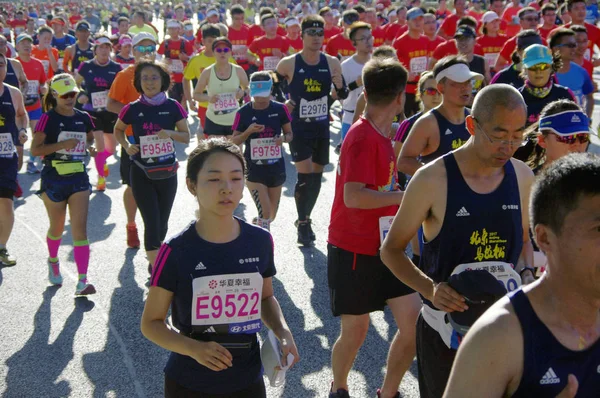 Corridori Partecipano Alla Maratona Pechino Cfld 2017 Piazza Tiananmen Parco — Foto Stock