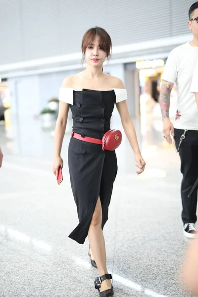 Taiwanese Singer Jolin Tsai Arrives Shanghai Hongqiao International Airport Departure — Stock Photo, Image