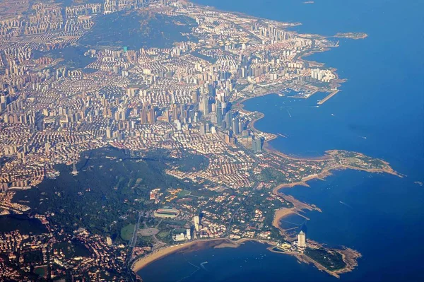 Luftaufnahme Von Gebäuden Und Straßen Der Stadt Qingdao Provinz Shandong — Stockfoto