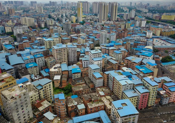 Vista Aérea Telhados Azuis Construídos Ilegalmente Por Proprietários Apartamentos Edifícios — Fotografia de Stock