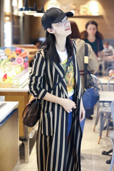 Chinese Actress Yao Chen Pictured Beijing International Airport Beijing China — Stock Photo, Image