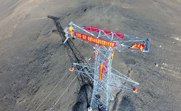 Elektriciteit Werknemers Arbeid Werelds Hoogste Macht Transmissie Toren Met Een — Stockfoto