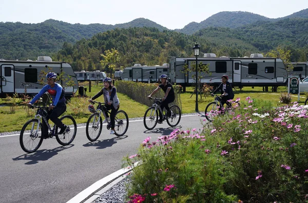 Holidaymakers Cycling Camping Ground Haituo Valley Recreational Vehicle Camp Suburb — Stock Photo, Image