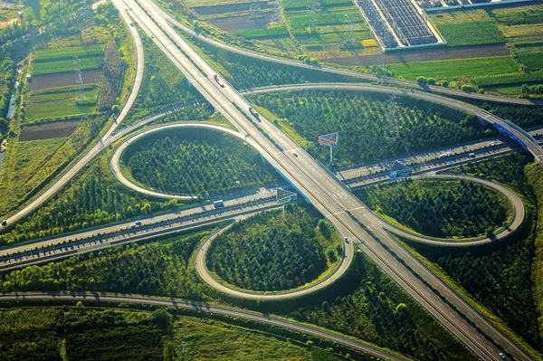 Vista Aérea Los Cruces Una Autopista Elevada Ciudad Qingdao Provincia — Foto de Stock