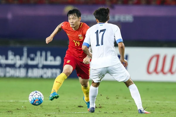 Zhang Xizhe Izquierda China Patea Pelota Para Hacer Pase Contra —  Fotos de Stock