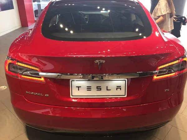 Auto Elettrica Model Esposta Negozio Distribuzione Tesla Nella Città Wuhan — Foto Stock