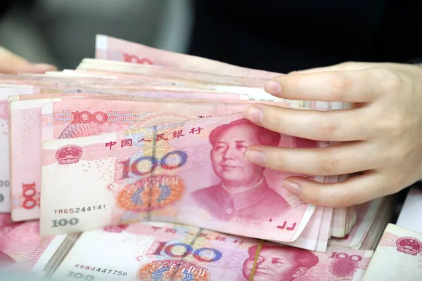 Funcionário Chinês Conta Notas Rmb Renminbi Yuan Banco Cidade Huaibei — Fotografia de Stock