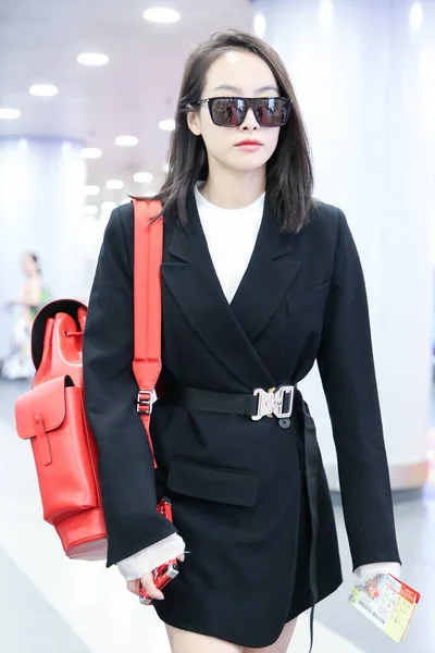 Actrice Chinoise Victoria Song Song Qian Arrive Aéroport International Pékin — Photo