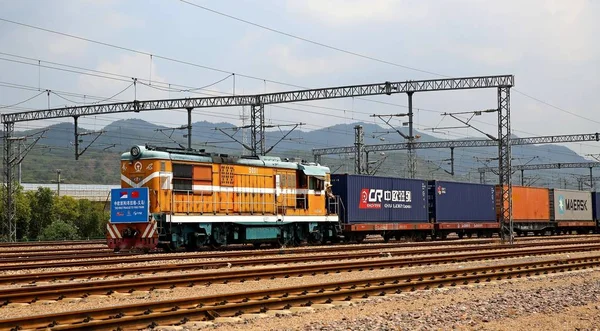 Первый Грузовой Поезд X8074 China Railway Express Праги Прибывает Западный — стоковое фото