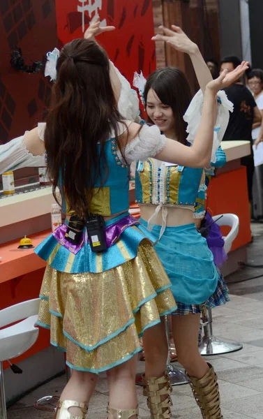 Члени Групи Дівчата Китайський Snh48 Взяла Участь Шоу Подорожей Китайська — стокове фото