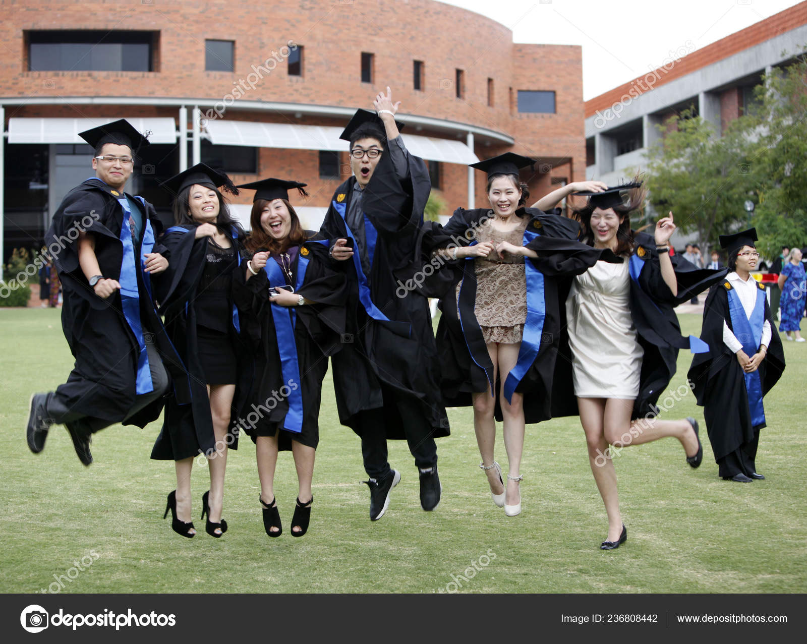 University of Western Australia Masters Graduation Set – Churchill Gowns