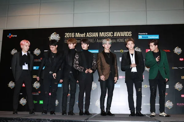 韓国の少年グループ Monsta のメンバー 2016 Mnet アジア音楽賞 中国での記者会見に出席 2016 — ストック写真