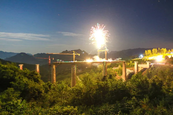 Vuurwerk Exploderen Xihuchong Sectie Van Qianzhangchang Railway Die Ontworpen Zuidwesten — Stockfoto