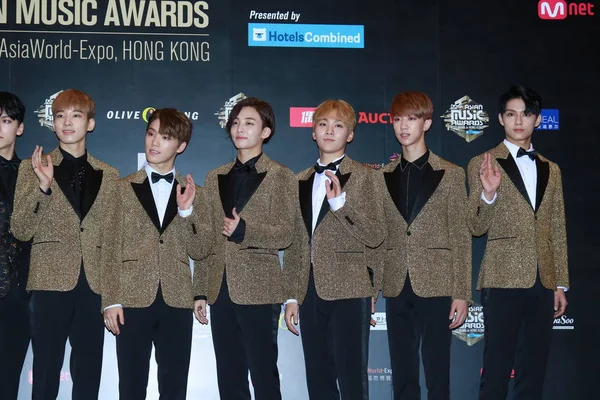 Members South Korean Boy Group Seventeen Attend Press Conference 2016 — Stock Photo, Image