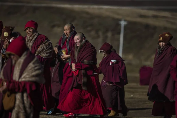 Buddhistické Jeptišky Jemu Jsou Vyobrazené Yaqingském Chrámu Baiyu County Garze — Stock fotografie