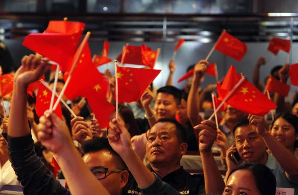 Local Residents Hold Red Flags Celebration Event Ahead National Day — Stock Photo, Image
